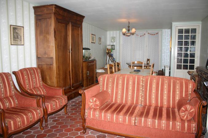 Particulier vend maison de ville ancienne avec cour privée à la Ferté Gaucher