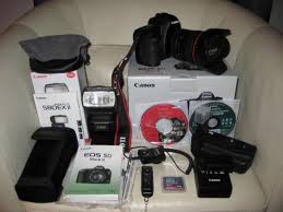 Canon EOS 5D Mark II 24-105mm IS Lens
