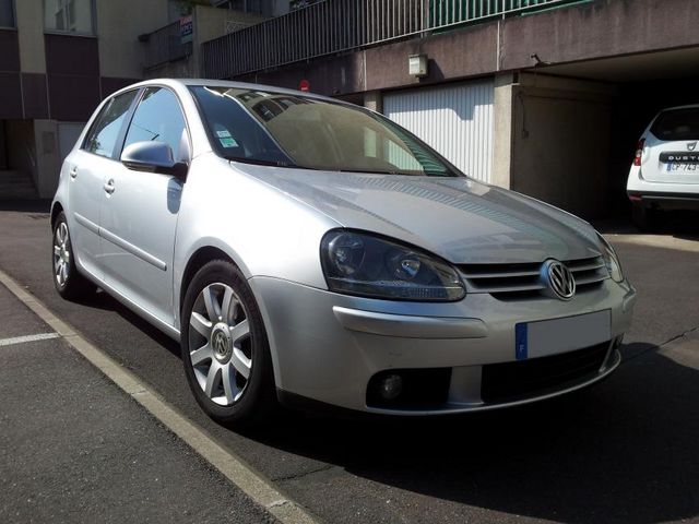Volkswagen Golf v 2.0 tdi 140 sport 5p