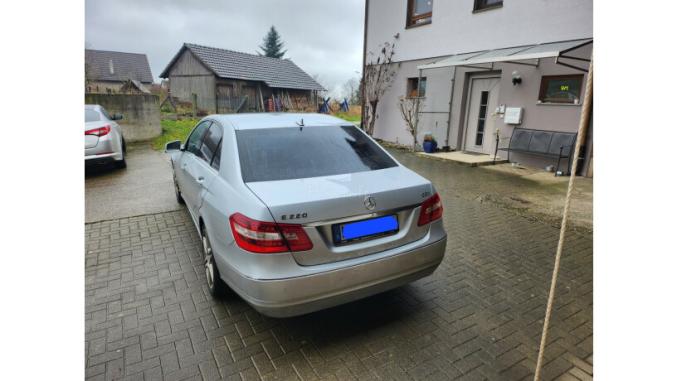 JE VENDREE DE MA MERCEDES -BENZ