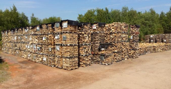 Bois de chauffage sec prêt à brûler