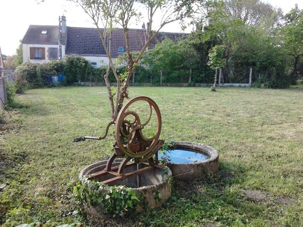 Terrain à bâtir de 912 m2 plein centre bourg de Pierrefitte ès Bois