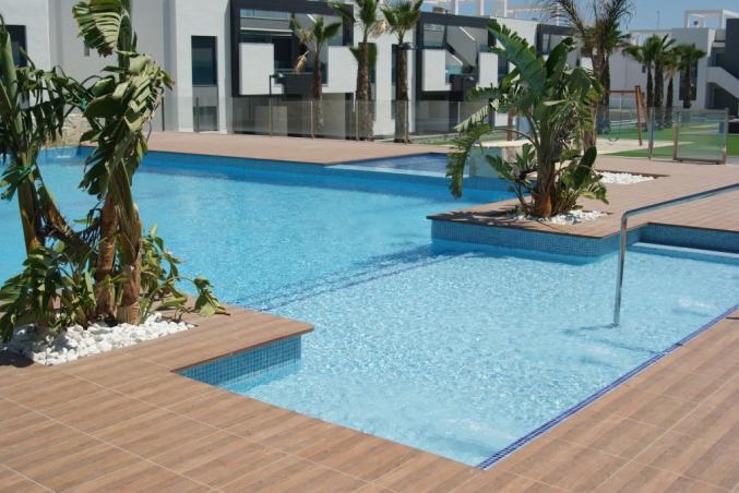 LUXUEUX APPARTEMENT PUNTA PRIMA