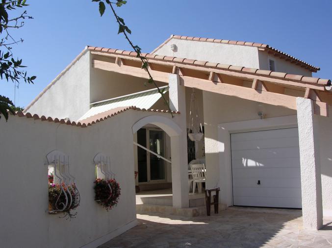 VILLA d'architecte avec espace piscine