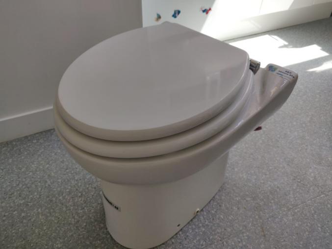 SFA Sanibroyeur Sanicompact 43