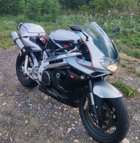 Aprilia SL 1000 Falco