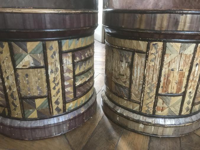 Lot de deux fauteuils artisanat africain