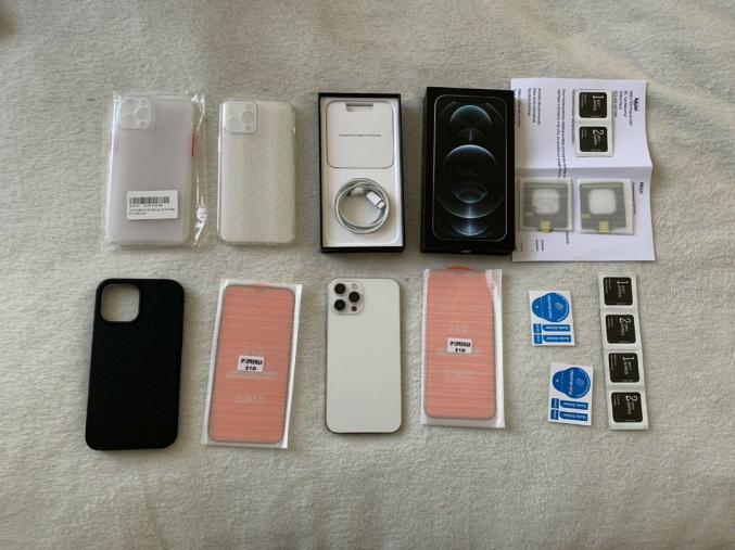 IPhone 12 Pro Max en parfait état 256gb 