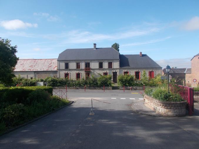 GRANDE MAISON DE CARACTERE INDIVIDUELLE PROCHE MAROILLESP