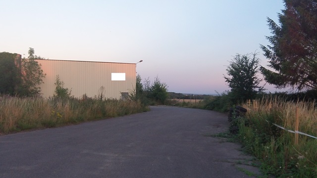 Vend bâtiement industriel+ terrain 1ha + bureau