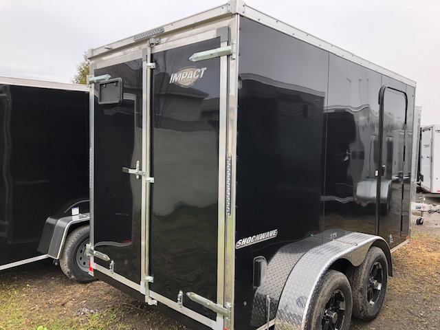 Remorque fermée Porte-manteau en charbon en très bon état