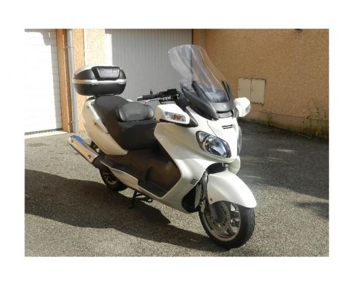 SUZUKI BURGMAN 650 EXECUTIVE ABS