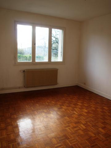 Maison 7 pièces sur terrain 2000 m² proche bourg