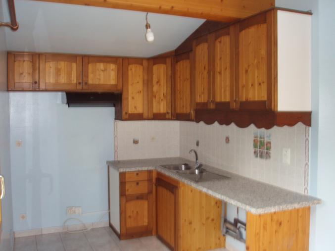 Loue F2 dans maison calme