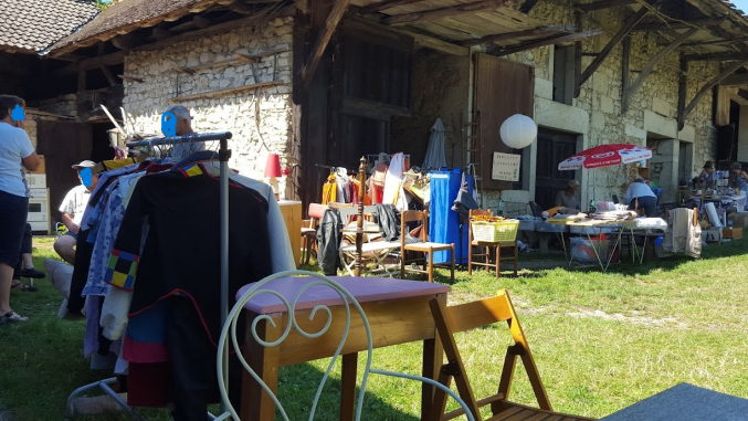 Vide-greniers, antiquités, trouvailles, art de table