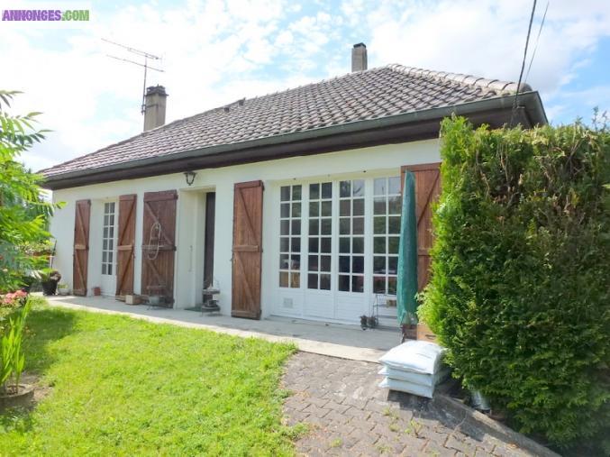 PAVILLON PROCHE DES LACS