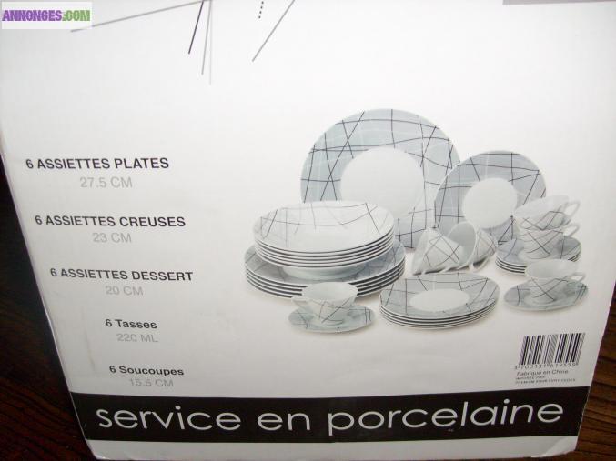 Service de table 30 pièces en porcelaine