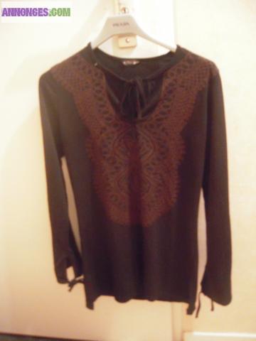 Tunique noire avec motifs marrons taille 3