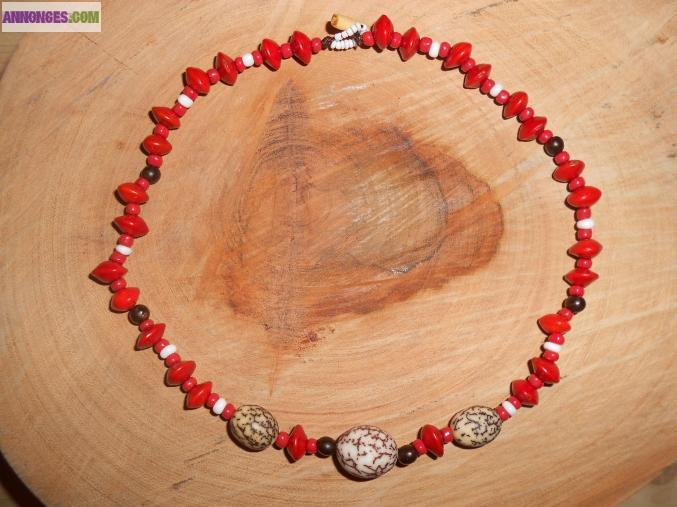 Collier artisanal rouge et blanc