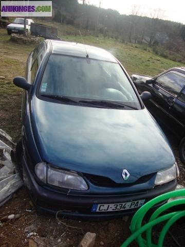 Vend laguna pour pieces