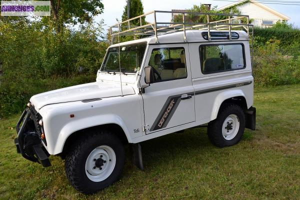 LAND ROVER DEFENDER COUNTY 90