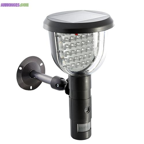 Lampe solaire avec caméra de sécurité