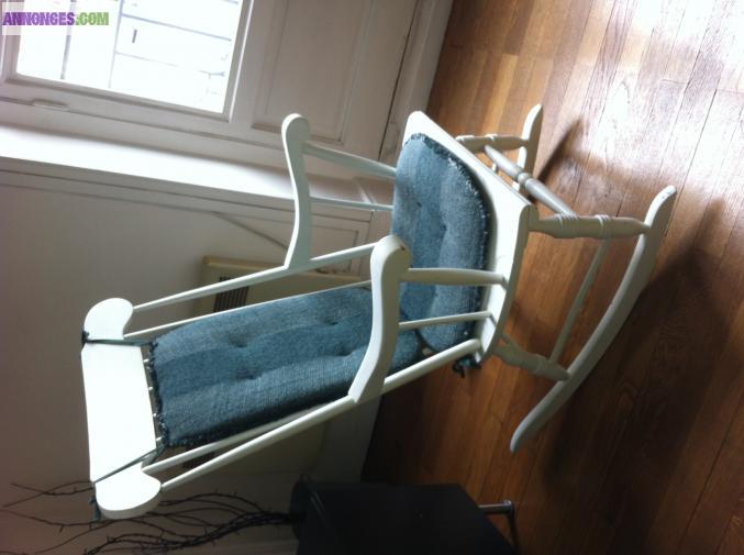 Chaise berçante bois blanche