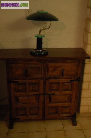 Deux petits meubles de salon style espagnol