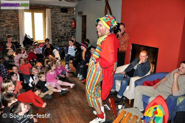 Arbres de Noël, spectacles pour enfants,clown,mime,statue vivante,échassier,faux serveur