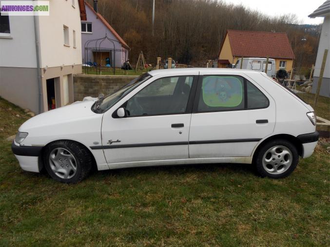 Vends 306 Symbio blanche Diesel 1,9 5 CV fiscaux