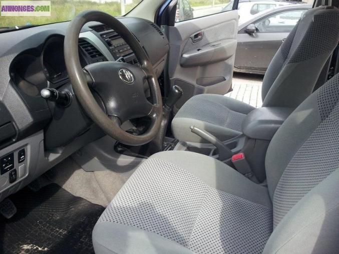 Toyota Hilux Tout-terrain Pick-up Tracker 2.5cc D4D