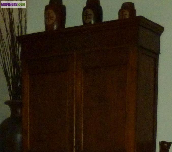 ARMOIRE EN TECK
