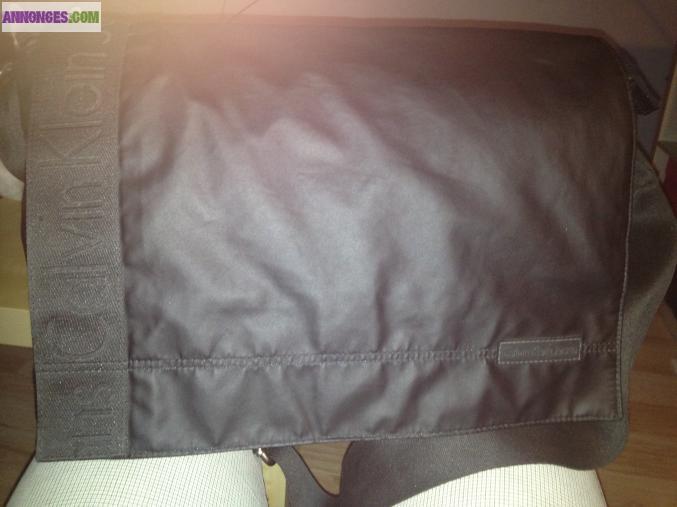 Sac Noir Bandoulière Calvin Klein