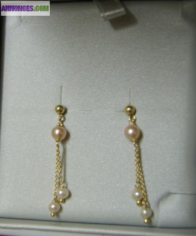 Boucles d'oreilles en or neuve