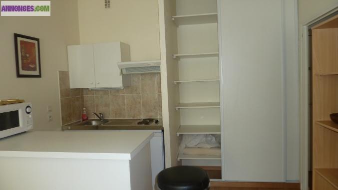 Studio dans immeuble standing meublé