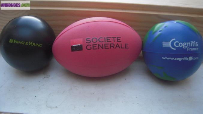 3 balles de décompression en mousse