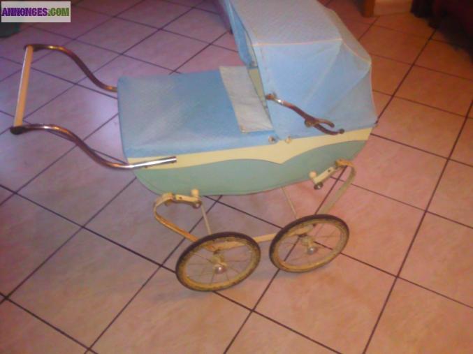 Landau de poupée années 60