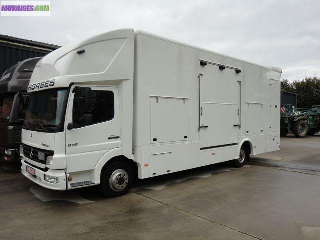 MERCEDES BENZ Pferdetransporter 4 ou 5 chevaux