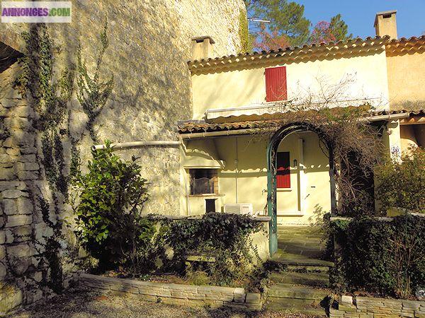 Vente petite maison avec terrasse et piscine