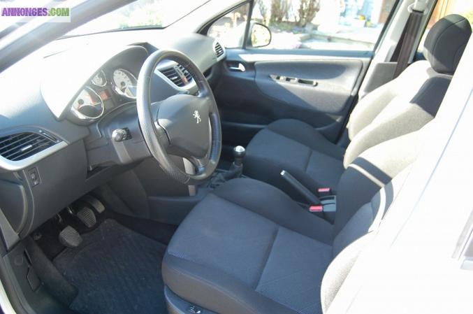 Peugeot 207 1.6 HDI toit Panorama Premium