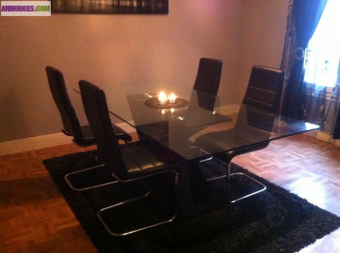 Table en verre + 4 chaises en cuir noir