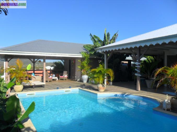 BELLE VILLA AVEC VUE MER ,PISCINE ET JARDIN TROPICAL