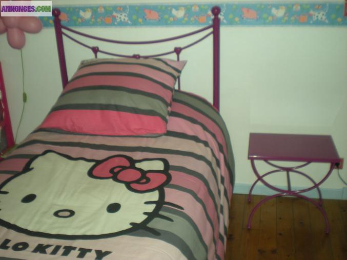 Lit en fer forgé de 1 personne + table de chevet