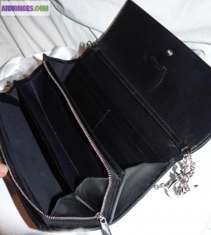 Le portefeuille Dior authentique neuf « Lady Dior »