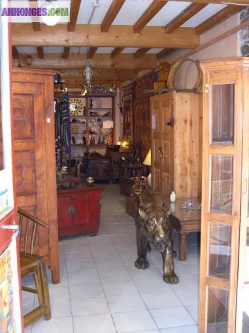 MURS de COMMERCE ou de BUREAU à Vendre à GRENOBLE à/c Halles Ste CLAIRE et Office du Tourisme.
