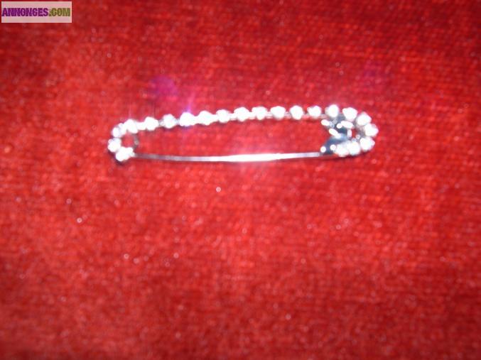 EPINGLE STRASS