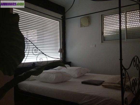 VILLA PIEDS DANS L'EAU