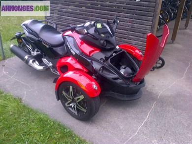 CAN-AM spyder