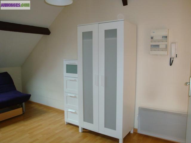 A LOUER JOLI MEUBLE