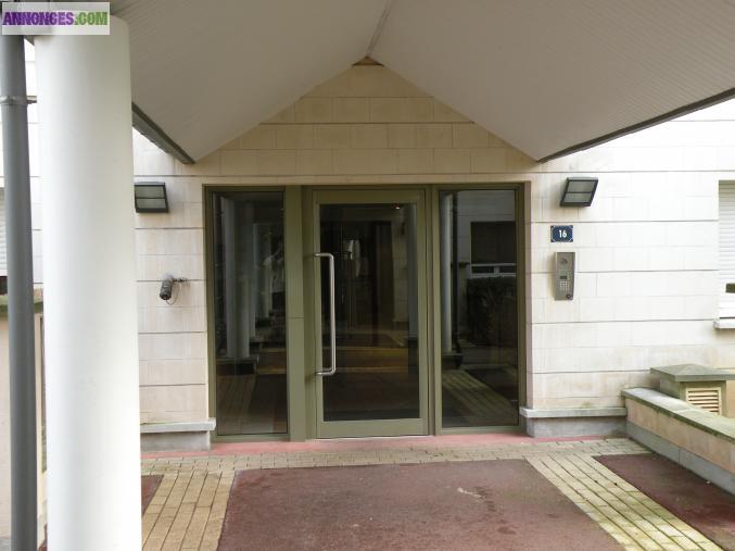 Apt T3 ds rés.privée près centre commercial St Sever